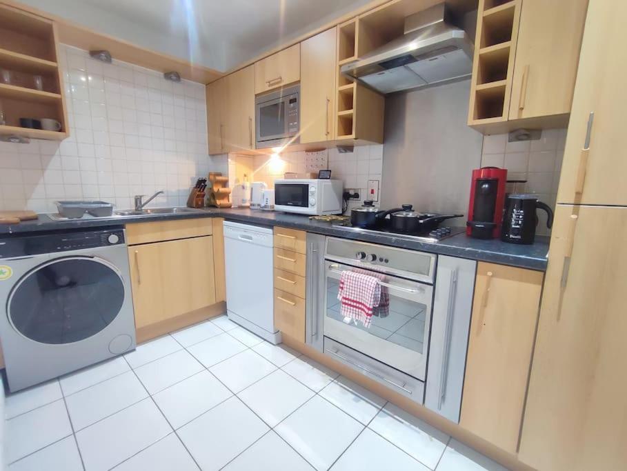 Appartamento Luxury 3br Apt, Close To Excel, O2, Airport! Londra