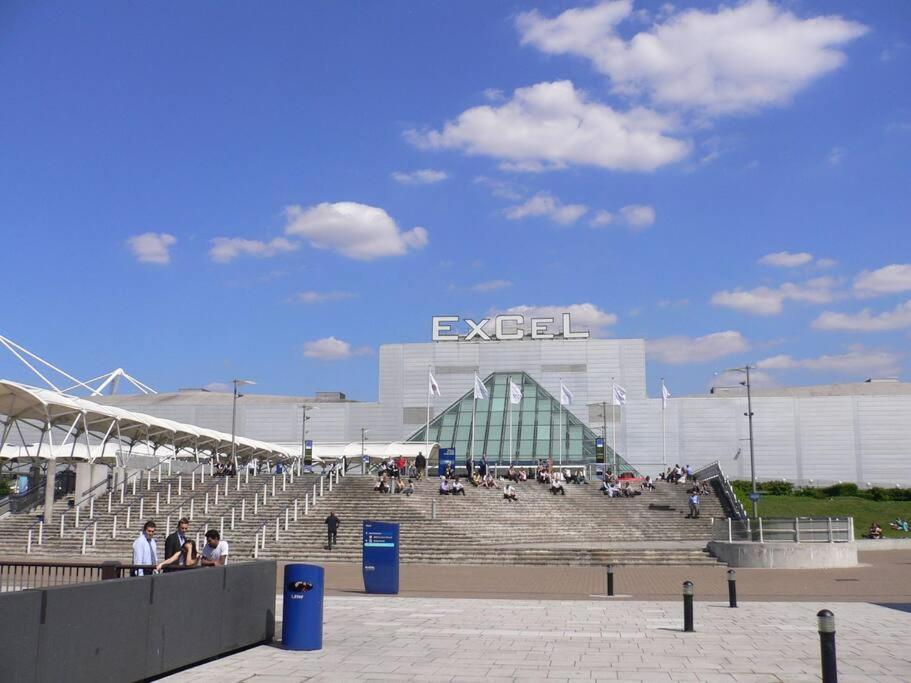 Luxury 3br Apt, Close To Excel, O2, Airport! * Londra