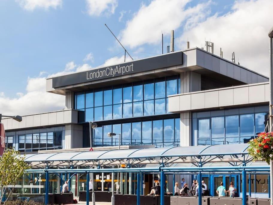 Appartamento Luxury 3br Apt, Close To Excel, O2, Airport!