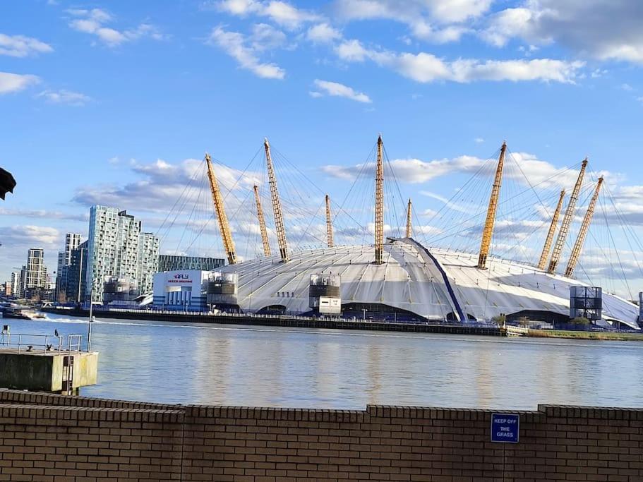 Luxury 3br Apt, Close To Excel, O2, Airport! Appartamento Londra